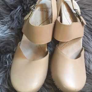 Super Cute Dansko Mary Jane Clogs size 38